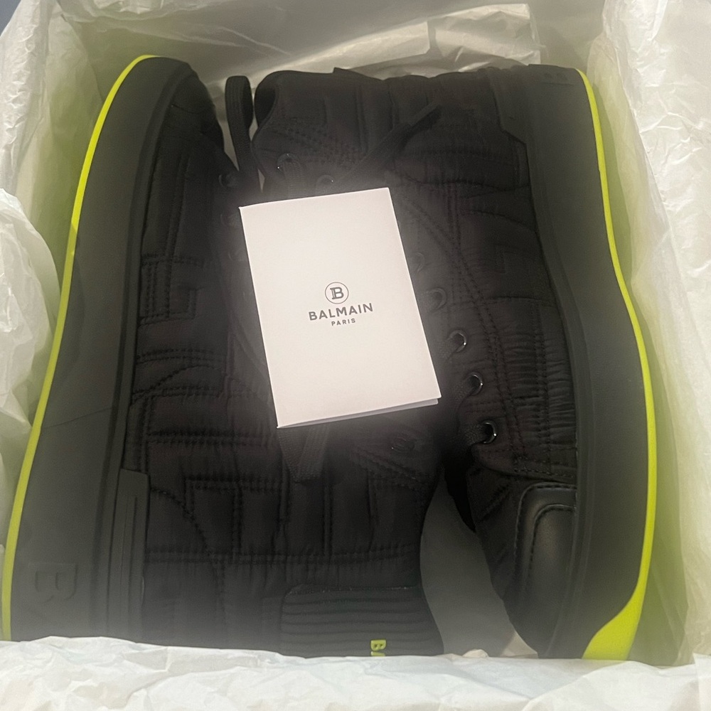 Balmain Men's Black and Neon Green High-Top Sneakers